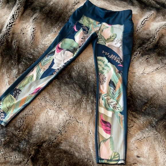 Athleta Crop Leggings